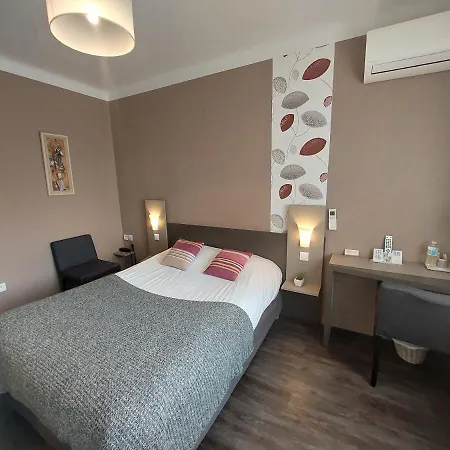 Hotell Chez Terrassier - Logis - Et Restaurant Vaissac