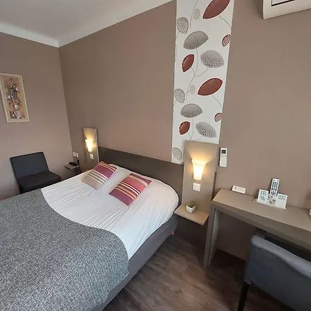 Chez Terrassier - Logis - Et Restaurant Hotell Vaissac