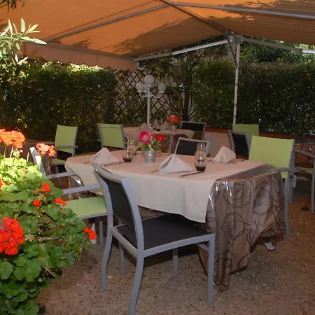 Chez Terrassier - Logis - Et Restaurant Vaissac