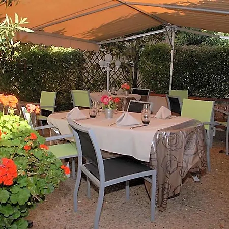 Chez Terrassier - Logis - Et Restaurant