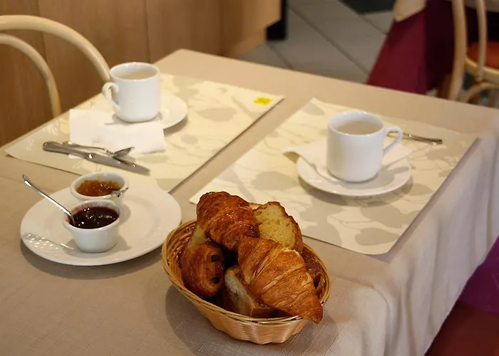 Szálloda Chez Terrassier - Logis - Et Restaurant 2*